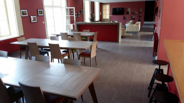salle à manger du gite du prieuré d'yron