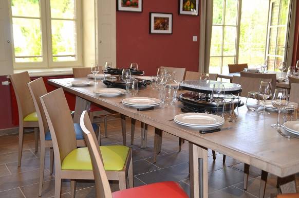 salle à manger du gite du prieuré d'yron
