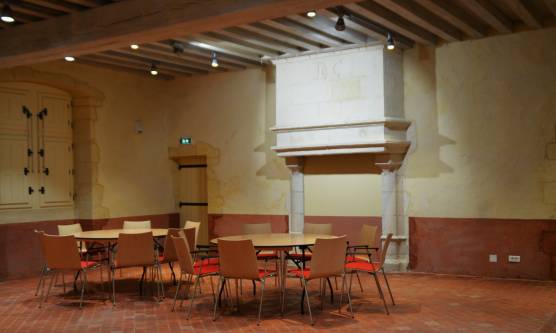 une salle du prieuré, espace culturel pour les artistes en résidence